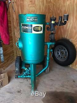 300 Lb Clemco Blast Pot & Accessories