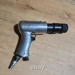AH520 MAC Tools Medium Barrel Air Hammer Quick Coupler With AHBK5P Bit Set AH520 MAC Tools Medium Barrel Air Hammer Quick Coupler With AHBK5P Bit Set