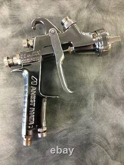 Anest Iwata LPH-400 Paint Gun