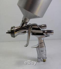 Anest Iwata Supernova WS-400 EVO Commercial Paint Sprayer Gun with Hopper