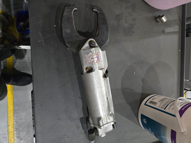 Atlantic Air C Rivet Squeeze 3 Pneumatic Air Tool Model 60a