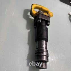 Atlas Copco TEX 319 Pneumatic Chipping Hammer. 680-in Round Durable Constructi