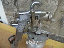 Binks 2001 Professional Paint Spray Gun With Sharpe Pressure Gauge DevilBiss Can