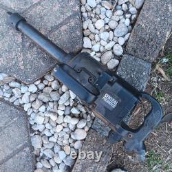 Central Pneumatic 1 Industrial Pinless Air Impact Wrench 2000 ft-lb Torque-Used