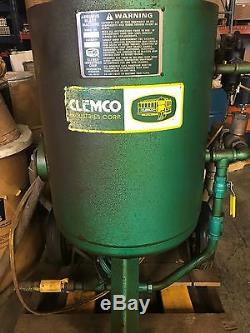 Clemco Industrtial sandblaster 2452 6.0 CF