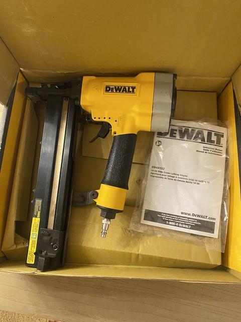 Dewalt Dw451s2 16 Ga Wide Crown Lathing Stapler-pneumatic Air Tool