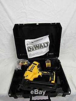 Dewalt DCN660 Angled Finish Nailer Kit Free Shipping! No Reserve! #A752