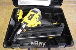 Dewalt DCN692 20v Cordless Paper-Tape Framing Nailer Pre-owned Free Shipping