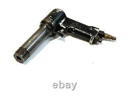 Ingersoll Rand AVC13 pneumatic Rivet Gun. 401 Shank