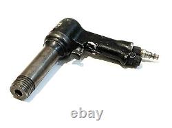 Ingersoll Rand AVC13 pneumatic Rivet Gun. 401 Shank