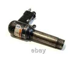 Ingersoll Rand AVC13 pneumatic Rivet Gun. 401 Shank