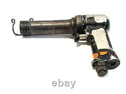 Ingersoll Rand AVC13 pneumatic Rivet Gun. 401 Shank