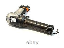 Ingersoll Rand AVC13 pneumatic Rivet Gun. 401 Shank