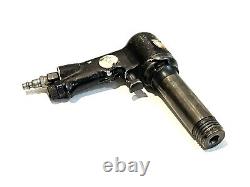 Ingersoll Rand AVC13 pneumatic Rivet Gun. 401 Shank