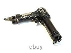 Ingersoll Rand AVC13 pneumatic Rivet Gun. 401 Shank