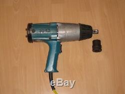 Makita 6906 Schlagschrauber 3/4 Zoll 600 Nm LKW Werkstatt