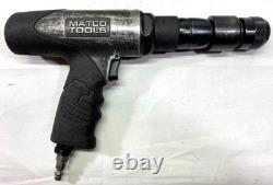 Matco Tools MT1724K 10-1/2 Long Barrel 2,200 BPM Air Hammer & Chisel Set