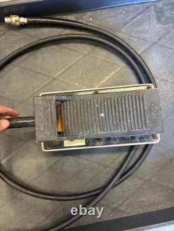 OTC Tools 2510A Air/Hydraulic Two Stage Pump Used