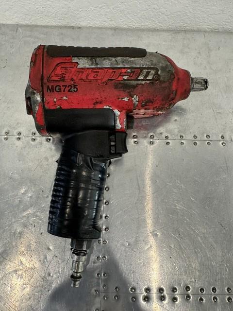 Snap-on 1/2 Drive Air Impact Gun Wrench Mg725 Pneumatic Tool Usa