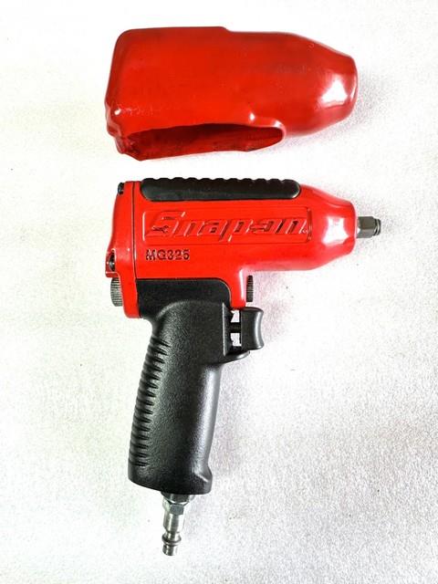 Snap-on 3/8 Drive Pneumatic Air Impact Wrench Mg325 (red)