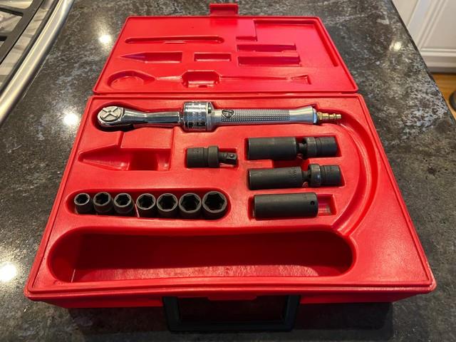 Snap On Far70b 3/8 Drive Air Ratchet With Case & Impact Sockets Not Working 70's