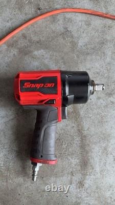 Snap-On PT850 1/2 Drive Heavy Duty Air Impact Wrench Red Snap-On PT850 1/2 Drive Heavy Duty Air Impact Wrench Red