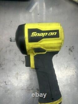 Snap On Tools PT338HV HI-VIZ Yellow 3/8 Drive Stubby Air Impact Wrench with Boot