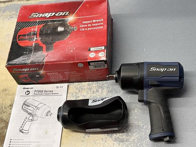 Snap-on 1/2 Drive Air Impact Wrench Pt850mb (power Blue) With Boot Cover Tested