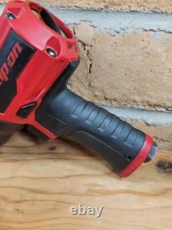 Snap-on Tools NICE PT850 1/2 Drive Red Air Impact Wrench & Protective Boot Snap-on Tools NICE PT850 1/2 Drive Red Air Impact Wrench & Protective Boot