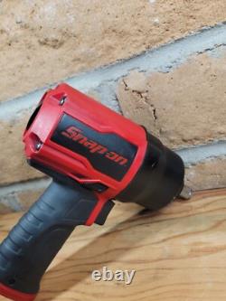 Snap-on Tools NICE PT850 1/2 Drive Red Air Impact Wrench & Protective Boot Snap-on Tools NICE PT850 1/2 Drive Red Air Impact Wrench & Protective Boot