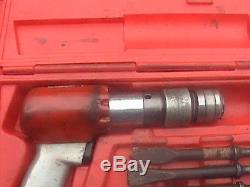 Snap on vintage air hammer with chisels and snap on chuck PH2050