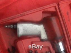 Snap on vintage air hammer with chisels and snap on chuck PH2050