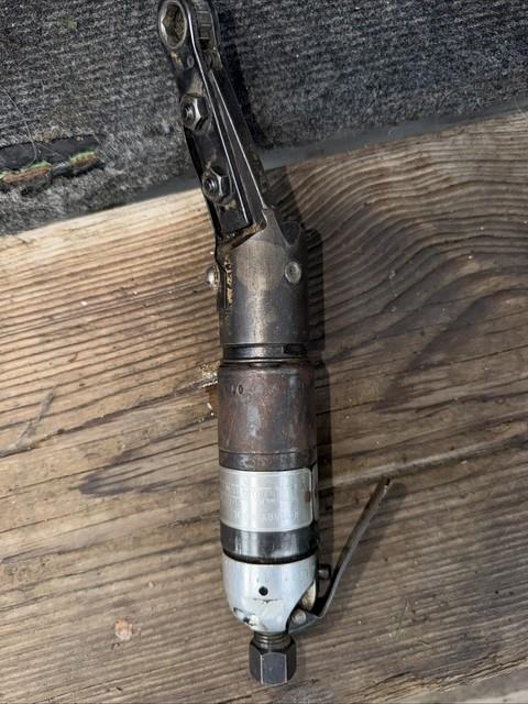 Uryu Air Ratchet Wrench Urw 8n Works Great! 5/16 Nut Size