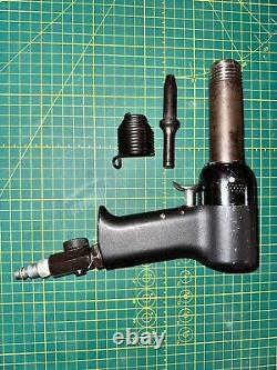 Working Pneumatic Air Rivet Gun, 4x, With Nipple, spring, And 1/8 Hammer Bit