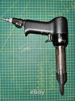 Working Pneumatic Air Rivet Gun, 4x, With Nipple, spring, And 1/8 Hammer Bit